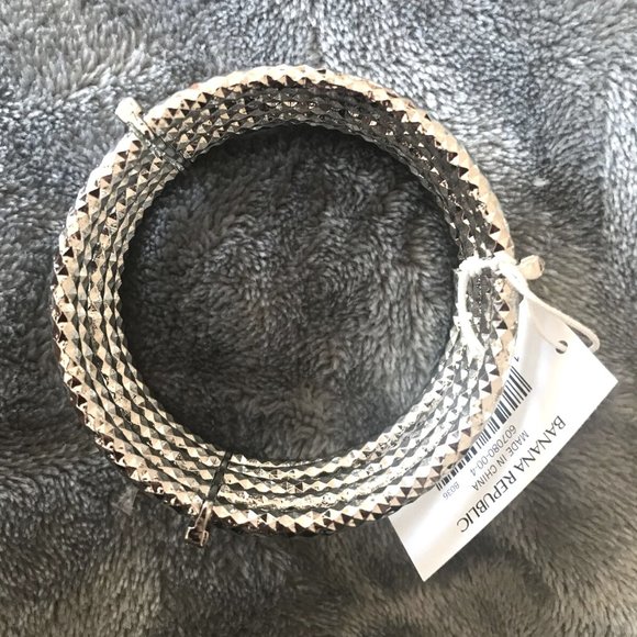 Banana Republic Silver Stretch Bangle Bracelet Crystals 2 3/8" Orig $29.99 NWT - Picture 4 of 6
